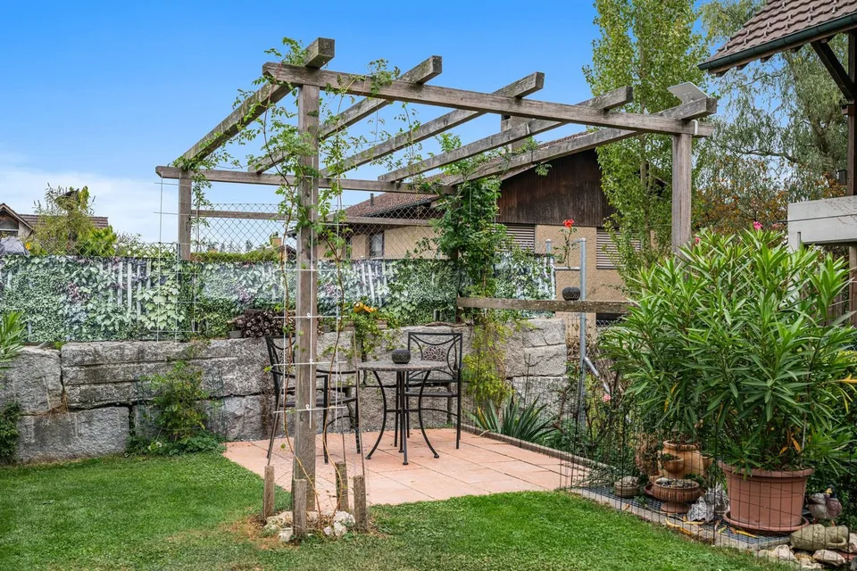 Attraktive 4.5-Zimmer-Gartenwohnung in Hagenbuch ZH – Foto 2 von 15