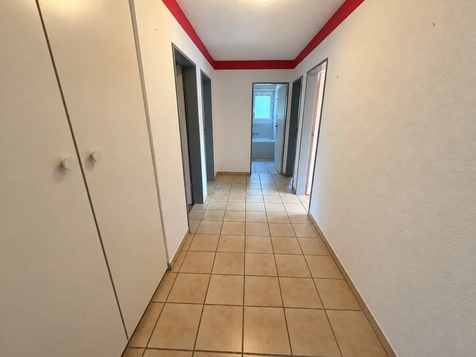 3.5-Zimmer-Wohnung mit Potenzial in Mägenwil – Foto 2 von 10