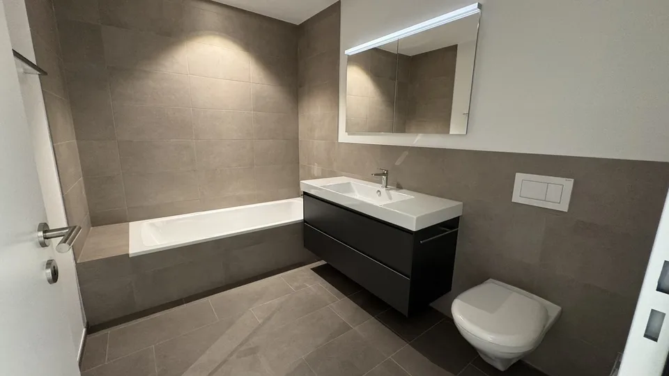 Modern 4.5-room new apartment with spacious balcony - first occupation – photo 8 of 10