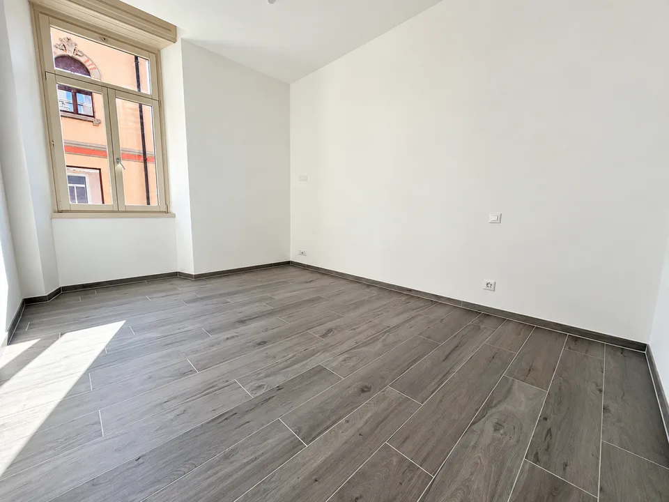 4,5 Lokale hochwertige Wohnung mit privatem Garten in Capolago – Foto 9 von 11