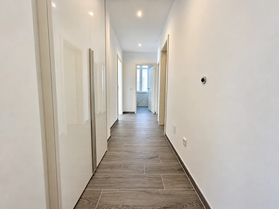 4,5 Lokale hochwertige Wohnung mit privatem Garten in Capolago – Foto 7 von 11