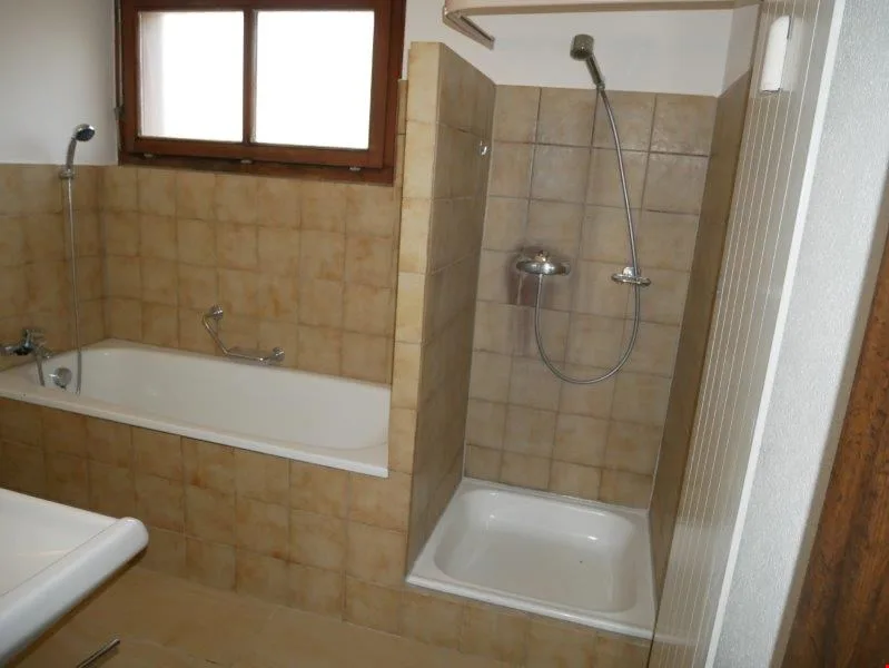 wunderschöne, helle, 4.5 Zimmerwohnung in schöner Umgebung – Foto 6 von 7