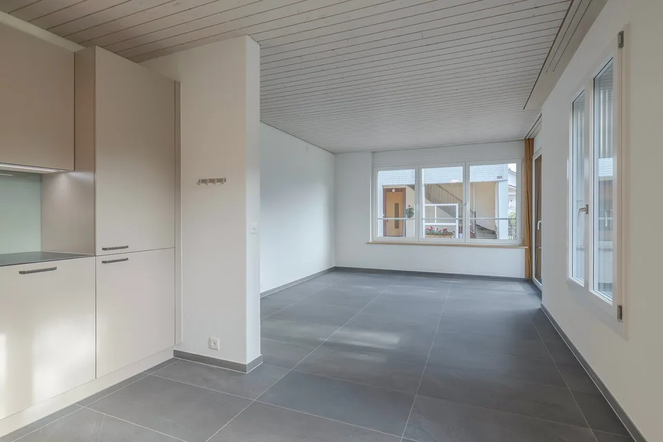 Moderne, neu renovierte Wohnung im Hochparterre – Foto 3 von 10