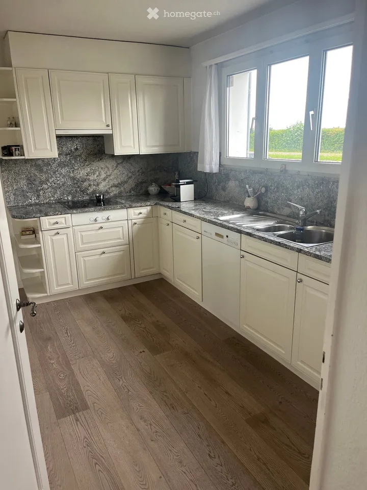 5 Zimmer Wohnung in EFH – Foto 3 von 5