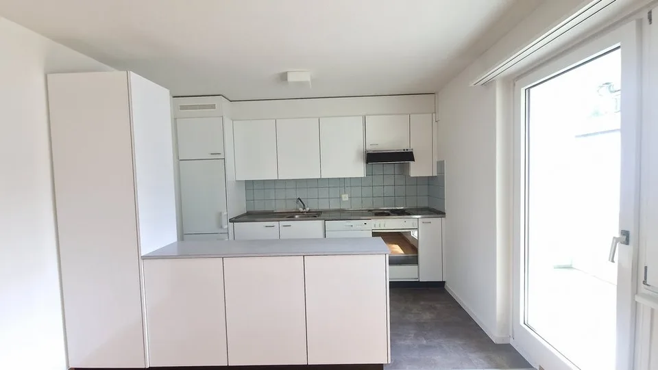 Bright apartment in a green residential area – photo 2 of 8