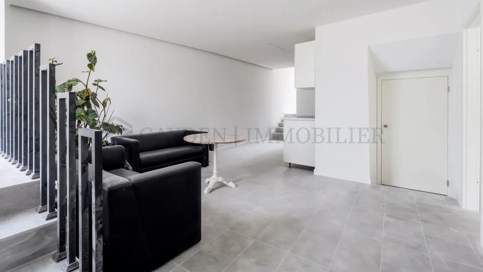 Renovierte Villa mit Garten und separater Wohnung – Foto 11 von 11