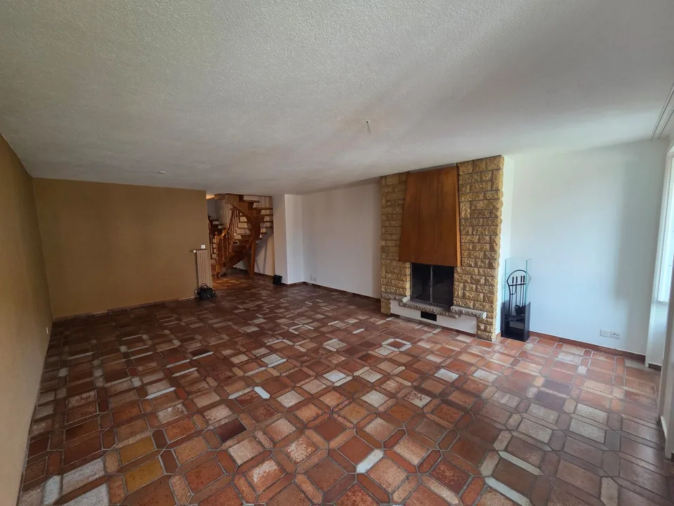 ROMONT - RTE DE L'EGLISE - RAVISSANT IMMEUBLE AVEC POSSIBILITE – photo 6 sur 11
