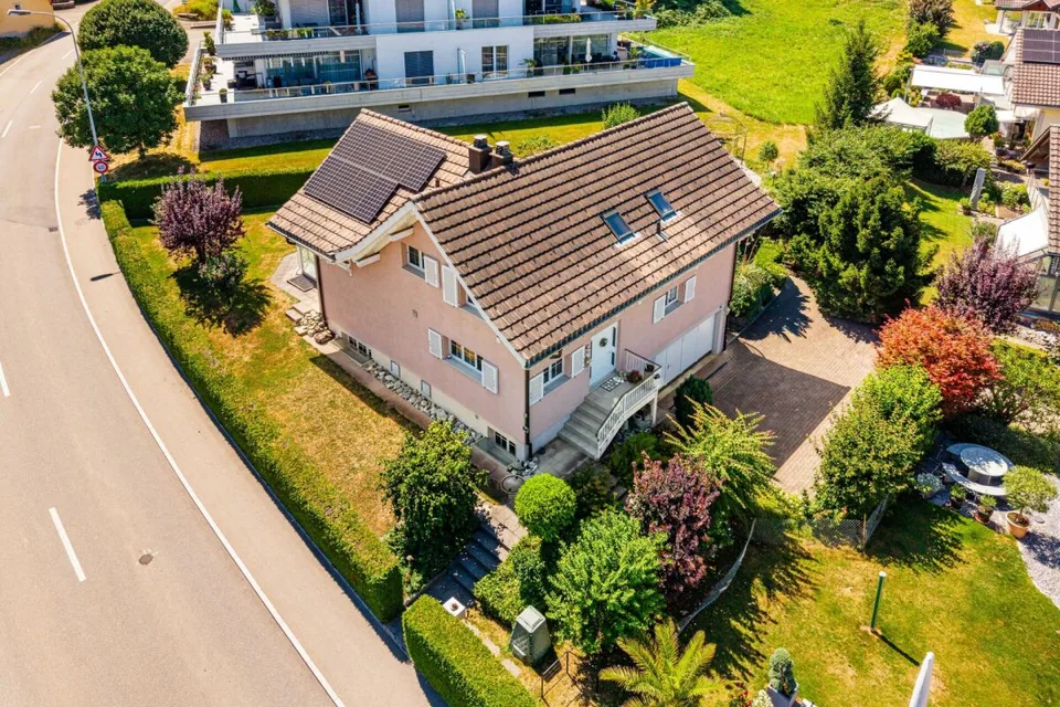 Familien aufgepasst - Einfamilienhaus mit grossem Garten und vielen... – Foto 3 von 9