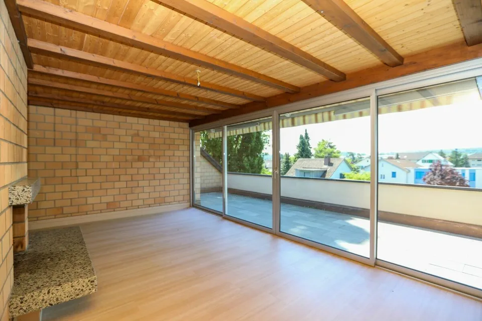 Appartement spacieux au dernier étage avec terrasse ensoleillée – photo 5 sur 13