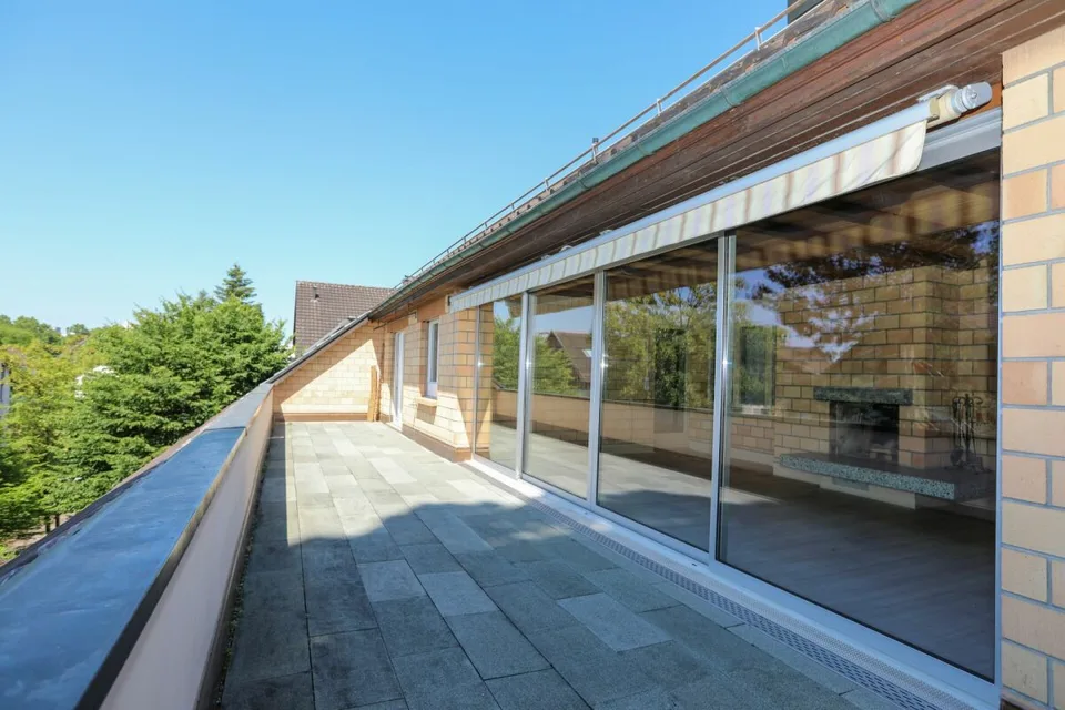 Appartement spacieux au dernier étage avec terrasse ensoleillée – photo 3 sur 13