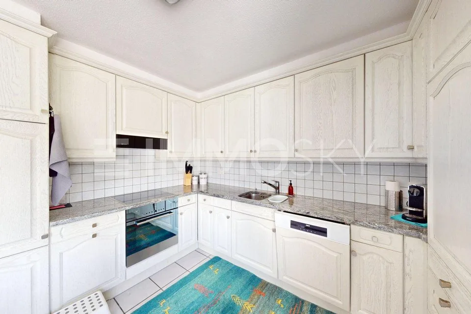 Versatile e con grande terrazzo panoramico soleggiato – foto 2 di 6