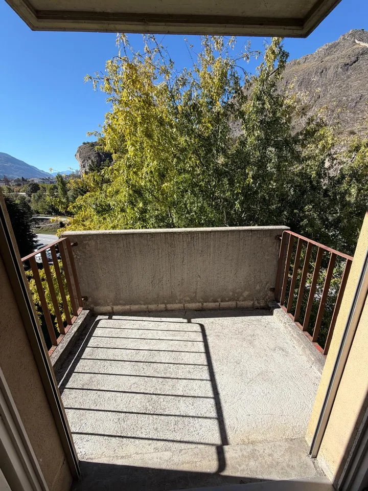 Apartment – 5th floor – outdoor parking spaces – photo 10 of 11
