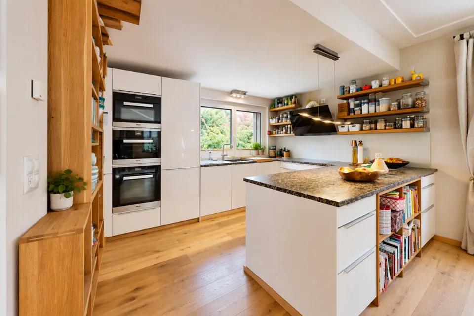 Modern living experience with dream garden and panoramic view – photo 7 of 14