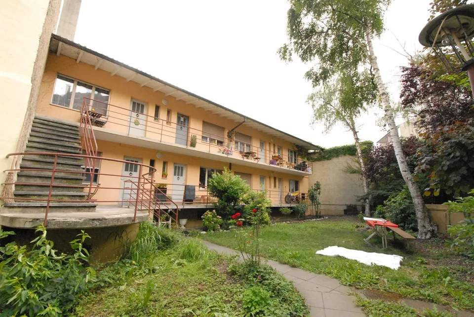Appartamento monostanza in un cortile verde nel cuore di Kleinbasel – foto 2 di 6