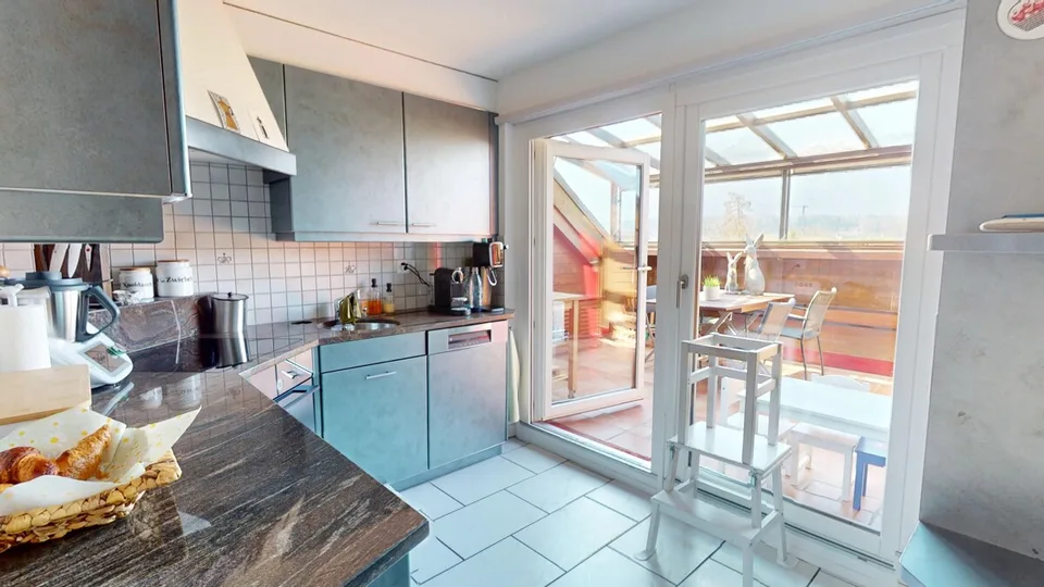 Grosszügig, 6.5 Zimmer, Top-Aussicht, perfekte Lage und 3 Balkone – Foto 8 von 13