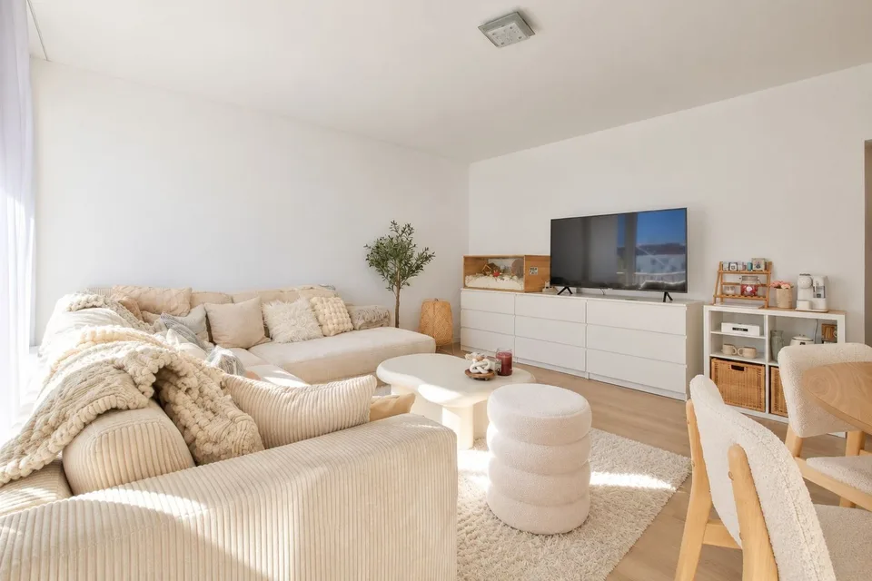 Appartement de 3,5 pièces rénové et lumineux – photo 3 sur 12