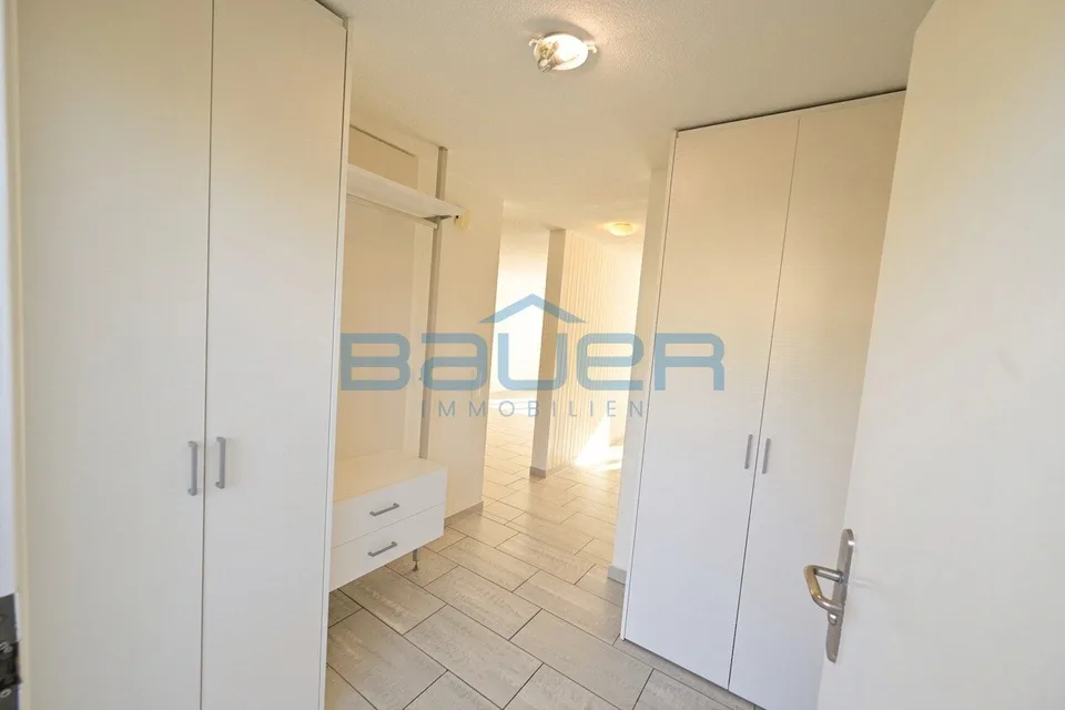 Viel Platz für die ganze Familie 7.5-Zimmer-Reihenhaus mit Garten – Foto 12 von 13
