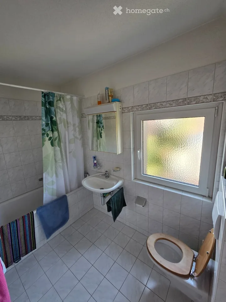 Charmante 2.5-Zimmer-Wohnung in Zürich Oerlikon – Foto 2 von 5