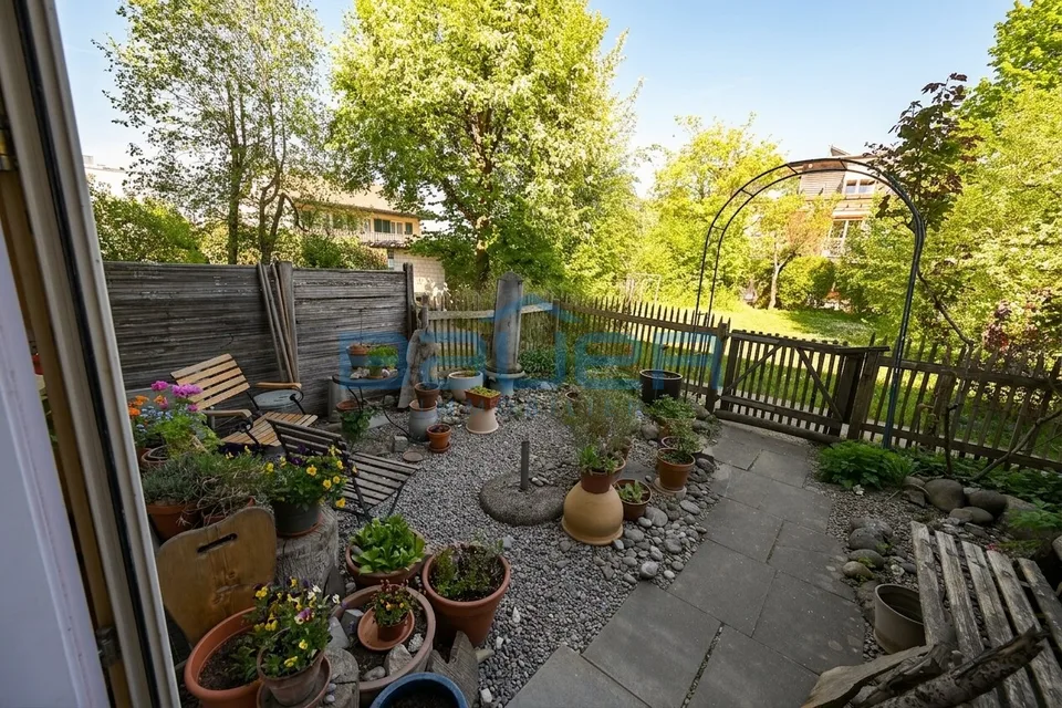 Stil trifft Freiheit: Reihenhaus mit vielseitigem Wohnkonzept – Foto 2 von 13