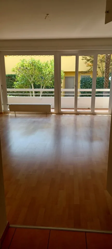 Appartamento accogliente di 1,5 locali con balcone a Losone – foto 8 di 13