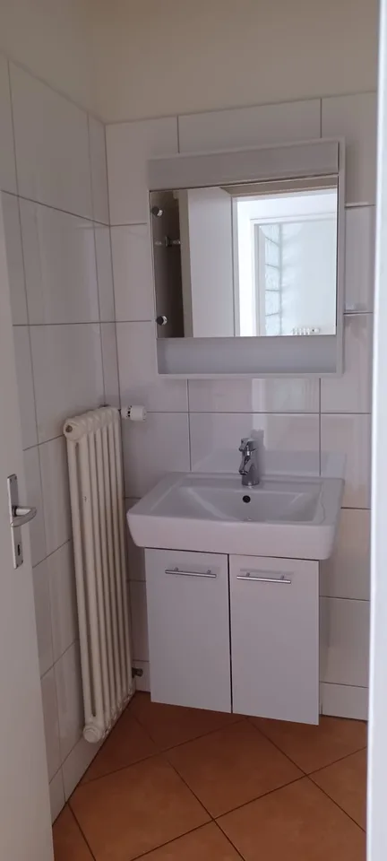 Appartamento accogliente di 1,5 locali con balcone a Losone – foto 9 di 13