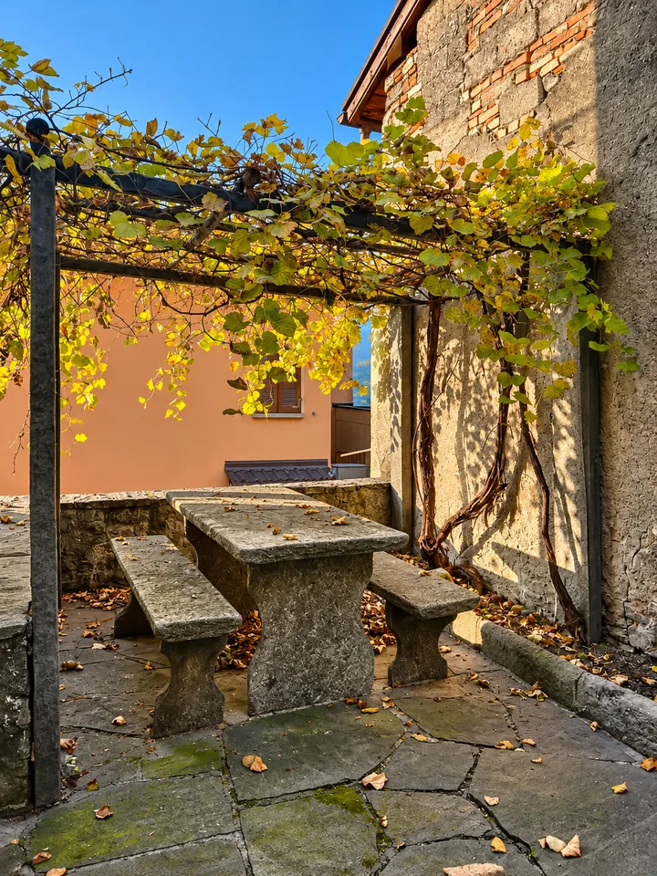 MENDRISIO-CAPOLAGO: CHARMING 2.5-ROOM COTTAGE – photo 3 of 10
