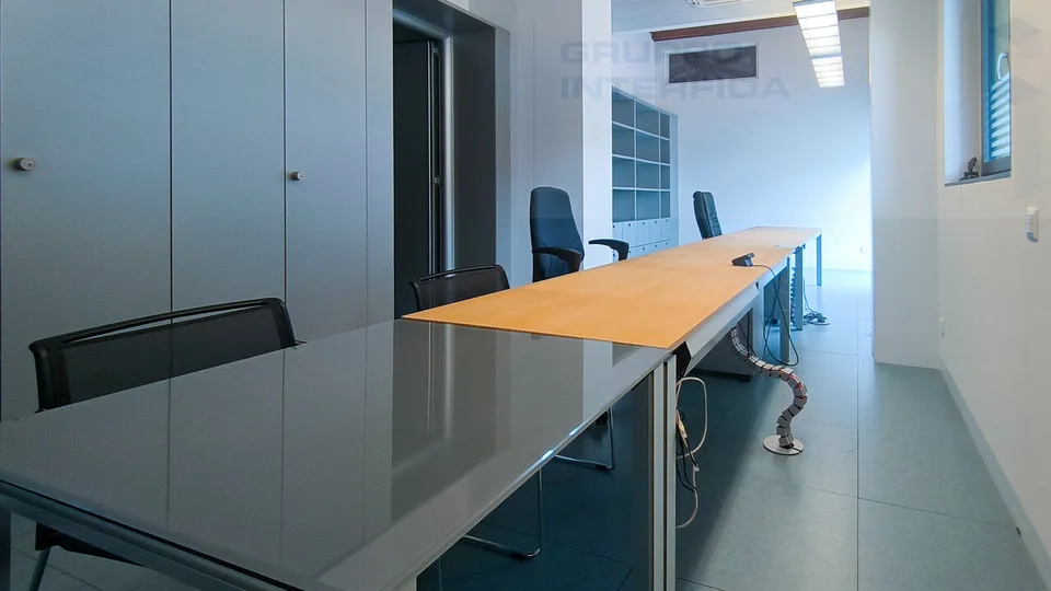 SPAZIOSO E MODERNO UFFICIO AMMOBILIATO – foto 4 di 13
