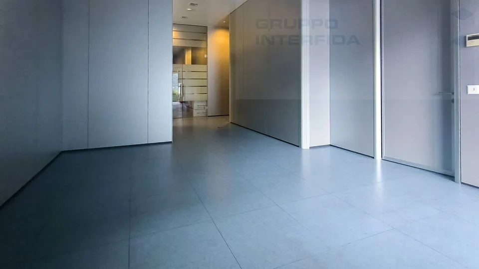 SPAZIOSO E MODERNO UFFICIO AMMOBILIATO – foto 13 di 13