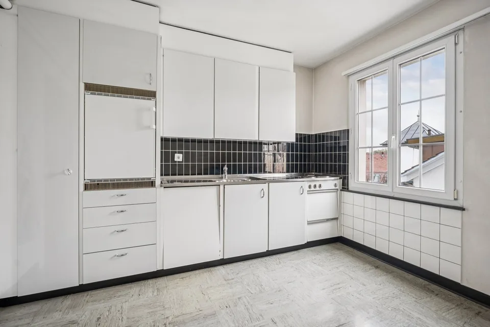 Casa multifamiliare con locale commerciale e potenziale di sviluppo – foto 3 di 8