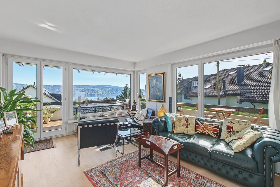 Appartement de rêve de 3½ pièces avec vue sur le lac et la montagne – proche de la ville, rénové ! – photo 4 sur 15