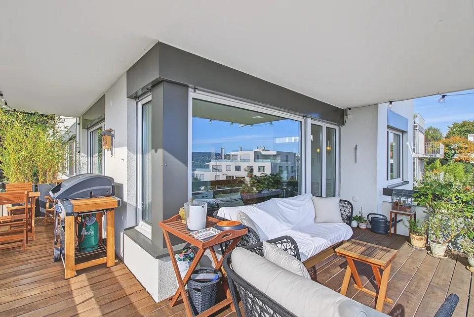 Appartement de rêve de 3½ pièces avec vue sur le lac et la montagne – proche de la ville, rénové ! – photo 3 sur 15