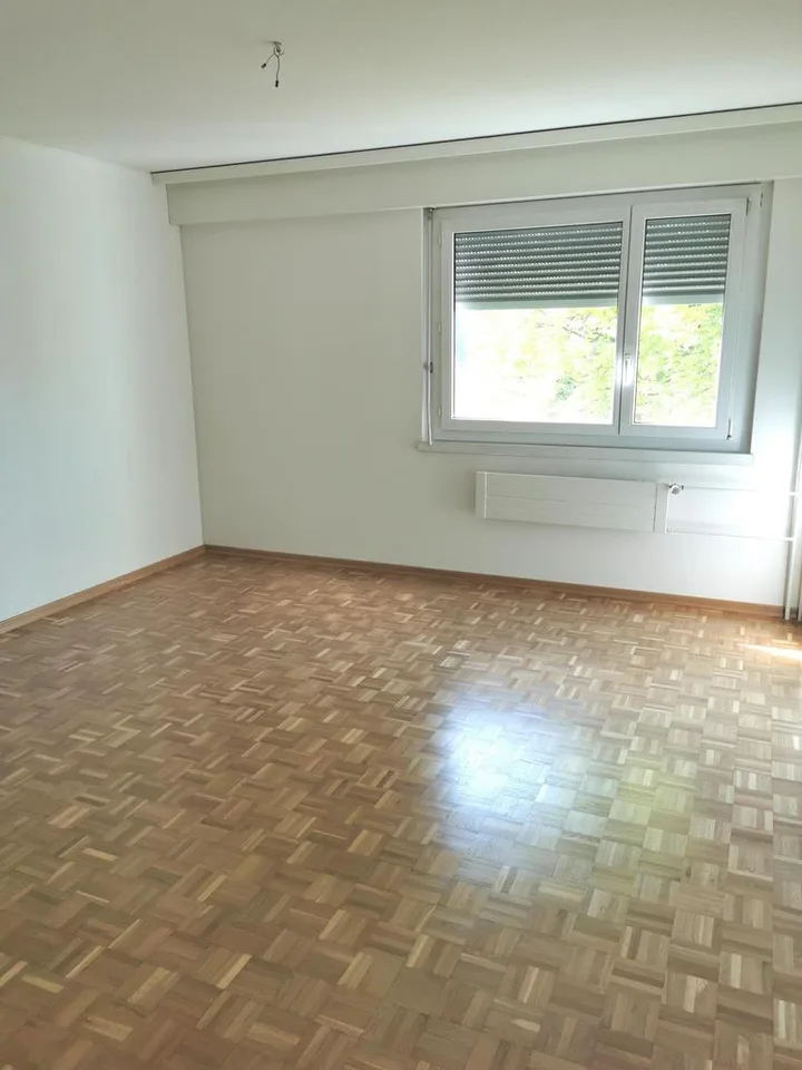 Appartement de 5 pièces lumineux au 2e étage dans le centre de Volketswil – photo 5 sur 7