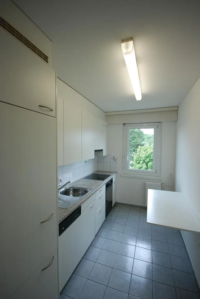 Appartement de 5 pièces lumineux au 2e étage dans le centre de Volketswil – photo 2 sur 7
