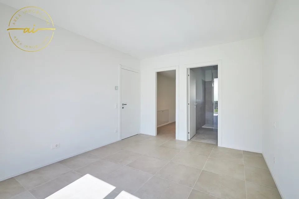 ÉLÉGANT APPARTEMENT DE 2.5 PIÈCES DE CONSTRUCTION NOUVELLE AVEC JARDIN – photo 8 sur 16