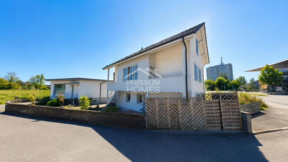 Casa polivalente per più generazioni con potenziale in ottima posizione – foto 2 di 9