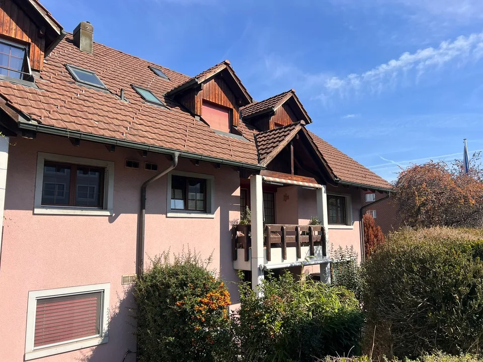 Appartamento luminoso di 4,5 locali con balcone in una zona familiare – foto 2 di 15