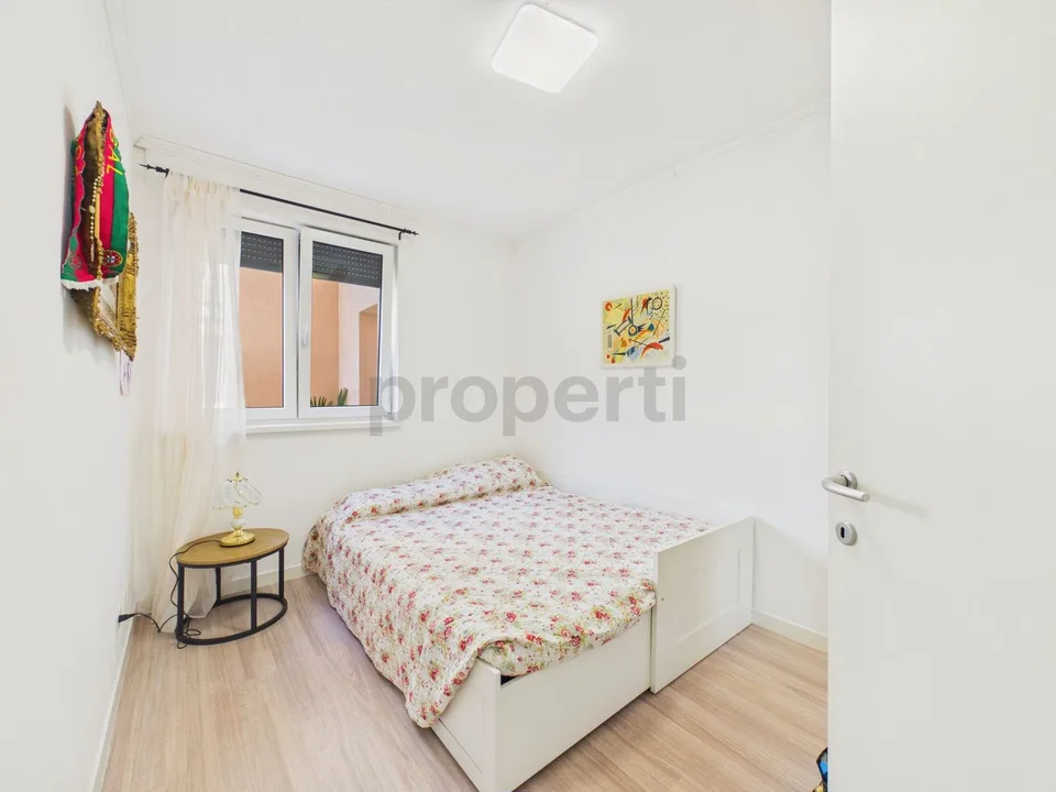 Spacieuses chambres à coucher, ameublement de goût inclus & place de parc couverte ! – photo 6 sur 10