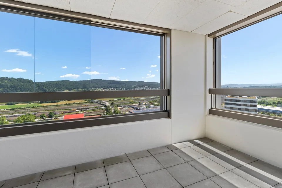 Modern 3.5-room apartment in Spreitenbach – photo 8 of 9