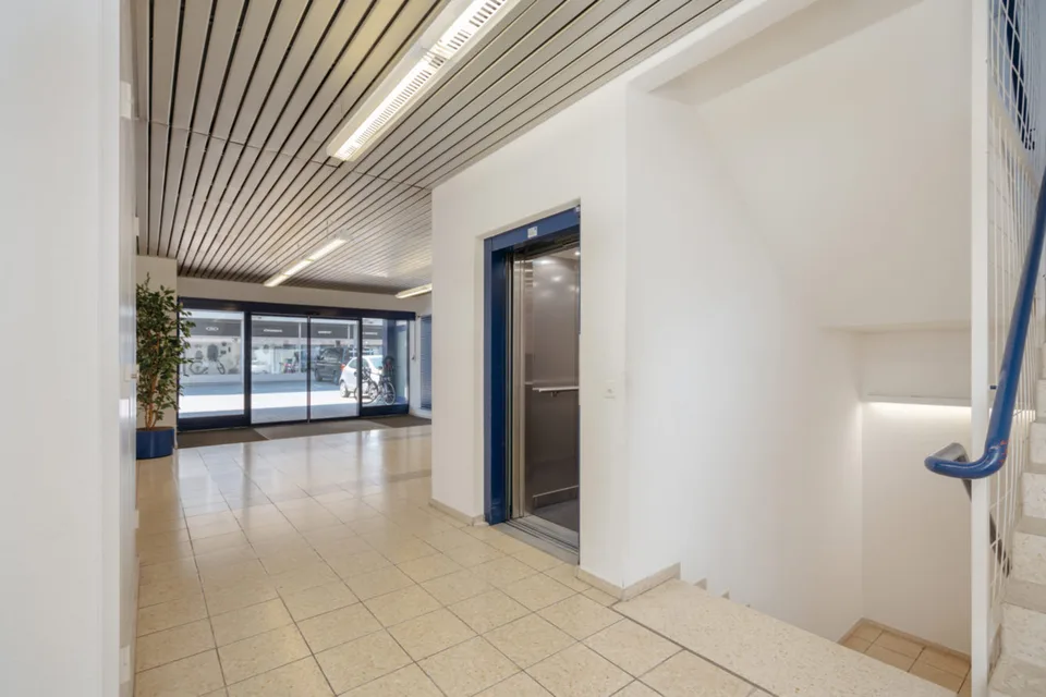 REPRÄSENTIERENDE BÜROFLÄCHEN in Münsingen - vollvermietet, Nettorendite 6.14% – Foto 3 von 12