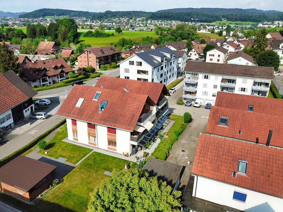 Wohnen im Grünen: Charmante 3½-Zimmer-Wohnung mit grossem Garten – Foto 3 von 14