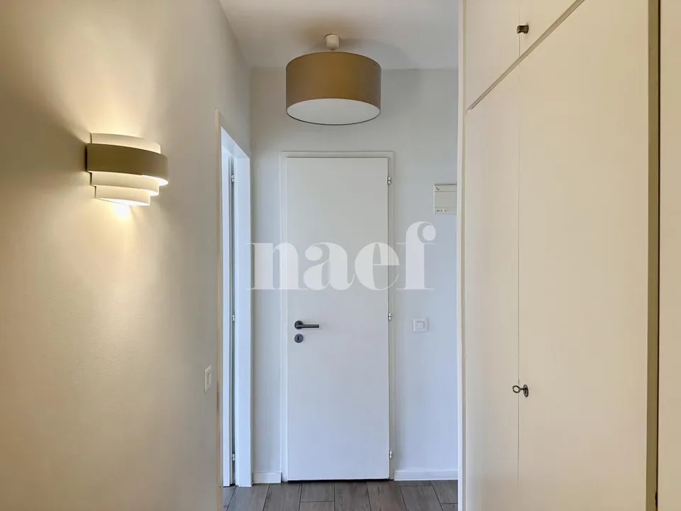 3 piece modern apartment with balcony in the heart of Champel – photo 6 of 10