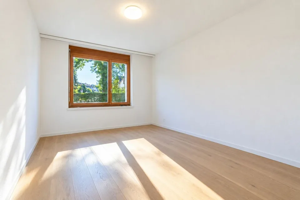 4.5-Zimmer-Gartenwohnung mit Weitsicht ins Grüne – Foto 7 von 18