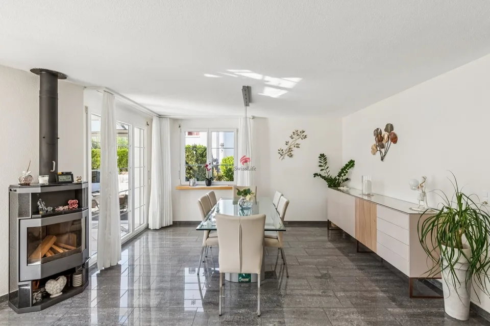Bella casa DEFH con molto spazio per vivere – foto 5 di 13