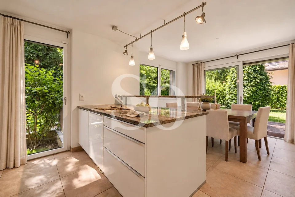 Moderne Villa im Herzen einer privilegierten Wohngegend – Foto 3 von 9