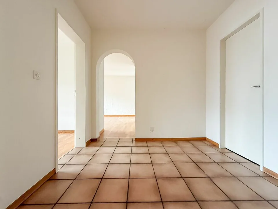 Appartamento luminoso 3.5 locali con balcone – foto 2 di 11
