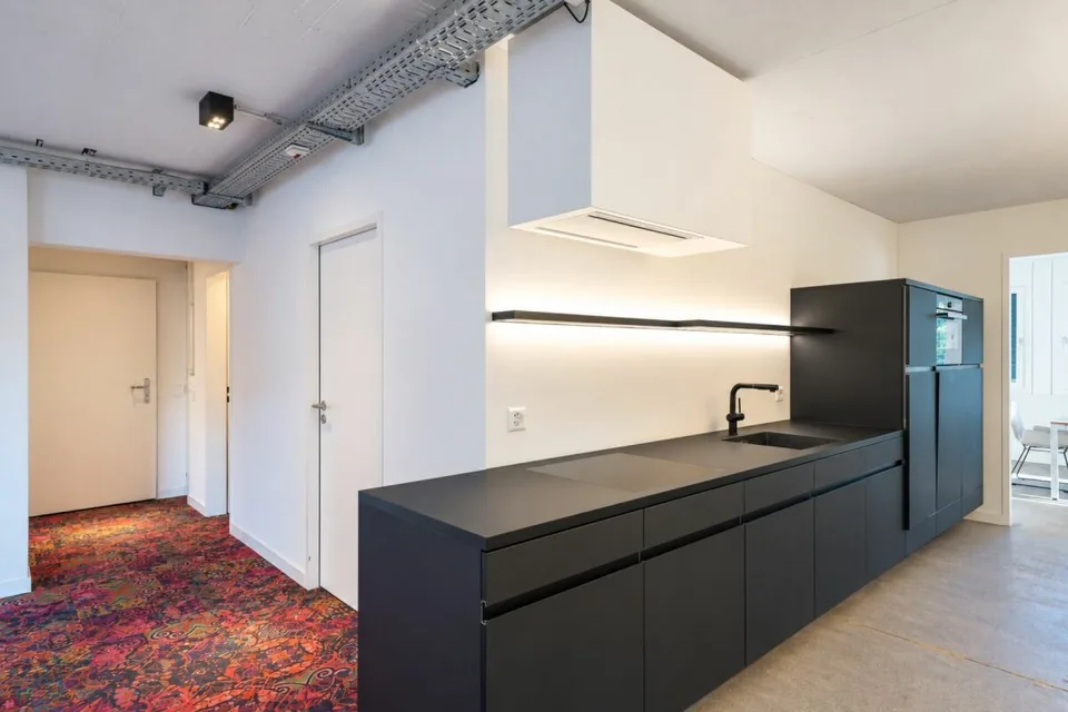Space for Your Business Ideas – photo 12 of 15