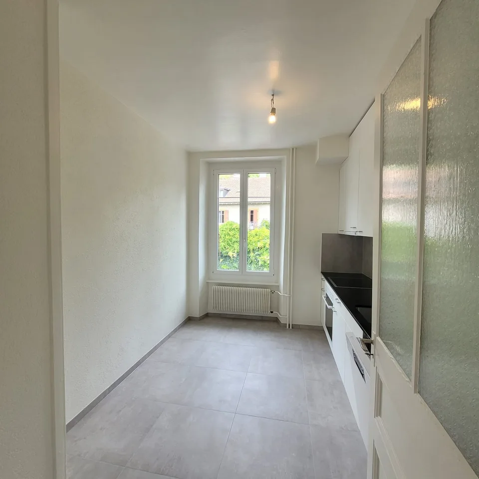 Appartement lumineux de 3.5 pièces avec balcon à Neuchâtel – photo 3 sur 15