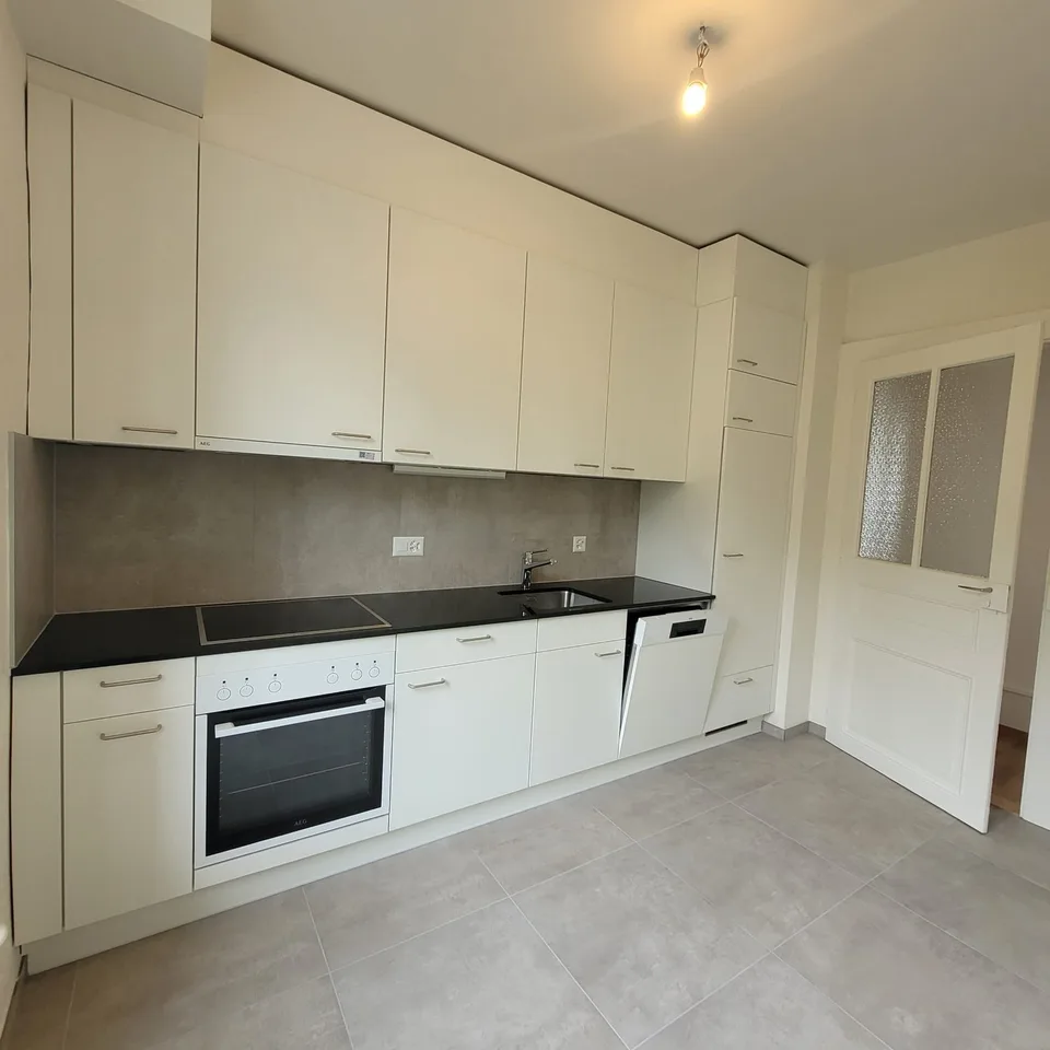 Appartement lumineux de 3.5 pièces avec balcon à Neuchâtel – photo 2 sur 15