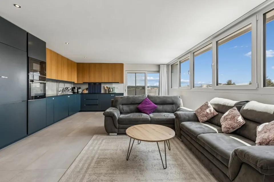 Proprietà residenziale e commerciale moderna con concetto di utilizzo polivalente – foto 3 di 17