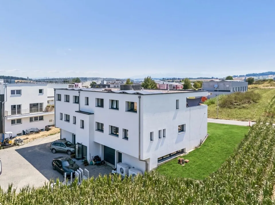 Proprietà residenziale e commerciale moderna con concetto di utilizzo polivalente – foto 16 di 17